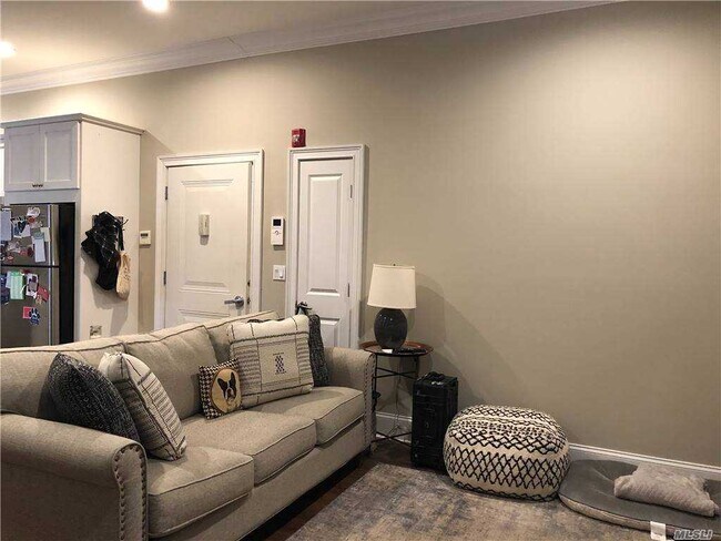 Foto del edificio - 50 Stewart Ave