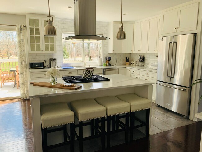 Foto del edificio - 47 Bellows Pond Rd