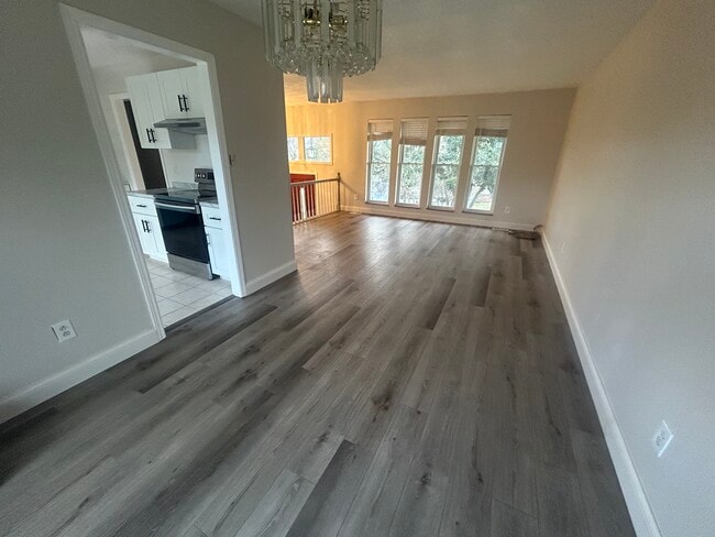 Building Photo - 244 Newport Rd