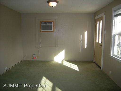 Building Photo - 429 Russell St