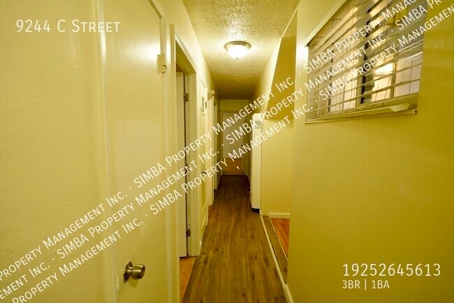 Foto del edificio - 9244 C St