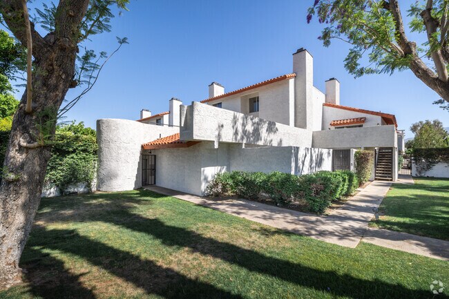 Building Photo - Caballeros Estates