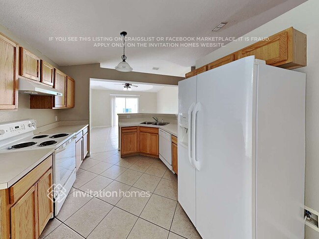 Foto del edificio - 5530 Bess Ln