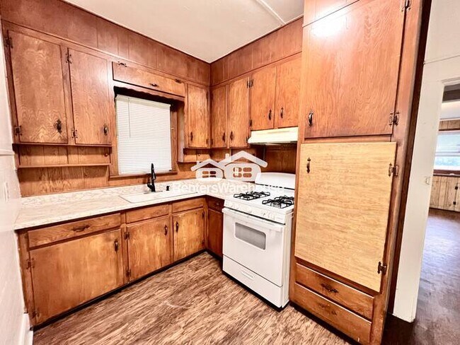 Building Photo - Ready for Move-in