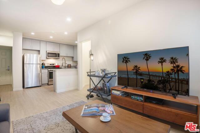 Building Photo - 1313 Pico Blvd