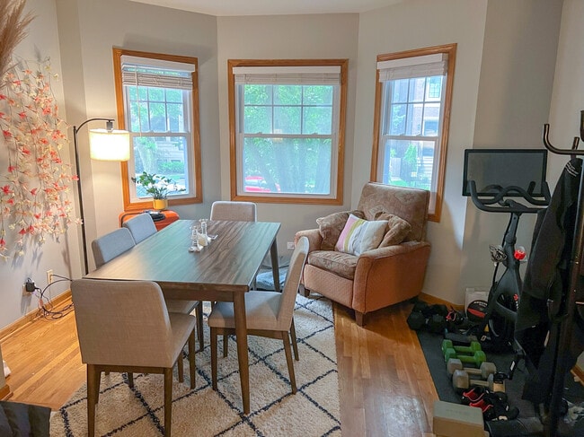 Building Photo - 1444 W Melrose St