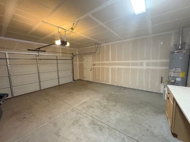 Building Photo - Arbor Gate home Available Now!