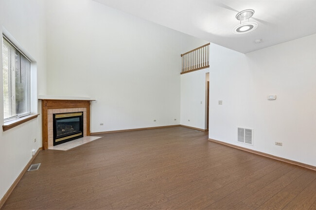 Building Photo - 658 E Whispering Oaks Ct