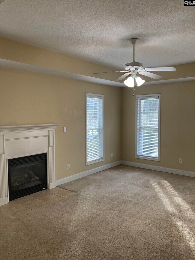 Building Photo - 739 Burnside Dr