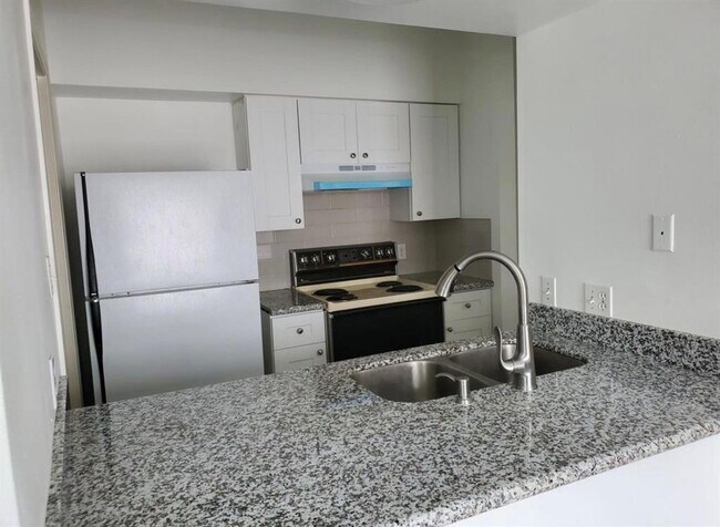Building Photo - 6500 Harbor Town Dr