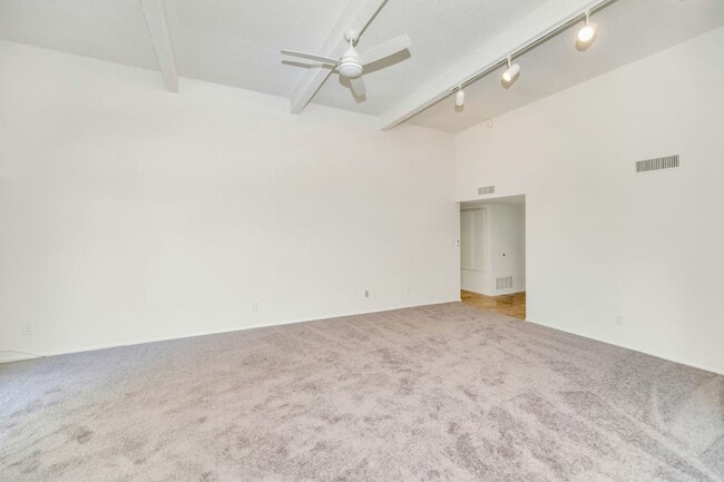 Building Photo - 8430 E San Marino Dr