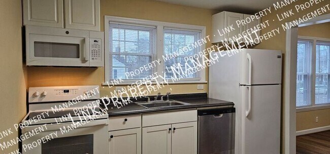 Foto del edificio - 129 N Moore Rd