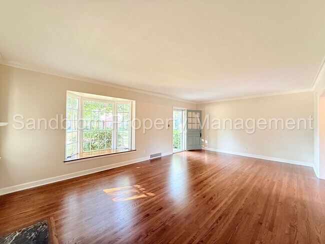Foto del edificio - For Lease | Midtown Tulsa | Available Now!