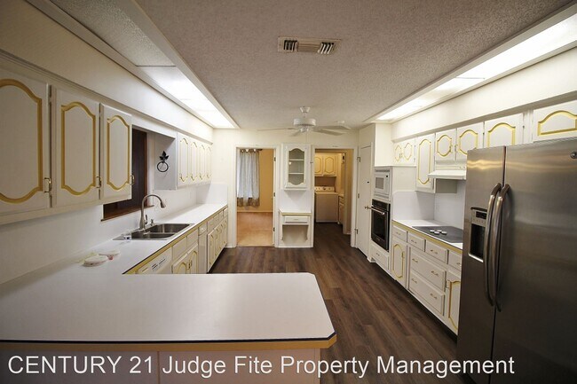 Foto del edificio - 4 br, 3 bath House - 1719 Cedar Hill Road