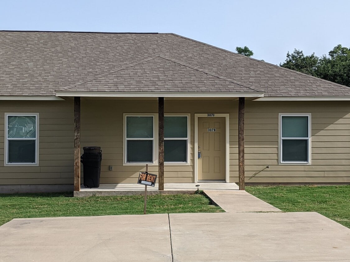 307 3rd Ave, Smithville, TX 78957 House Rental in Smithville, TX