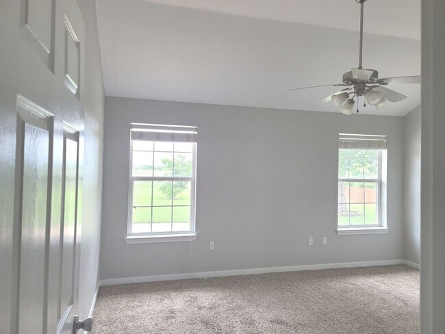 Building Photo - Beautiful Lorena ISD Home