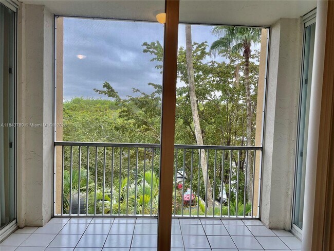 Foto del edificio - 9805 NW 52nd St