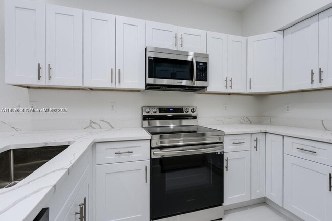 Building Photo - 4834 NW 58th Manor