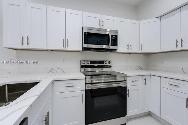Foto del edificio - 4834 NW 58th Manor