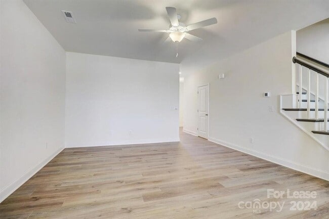 Building Photo - 3853 Hayden Ln