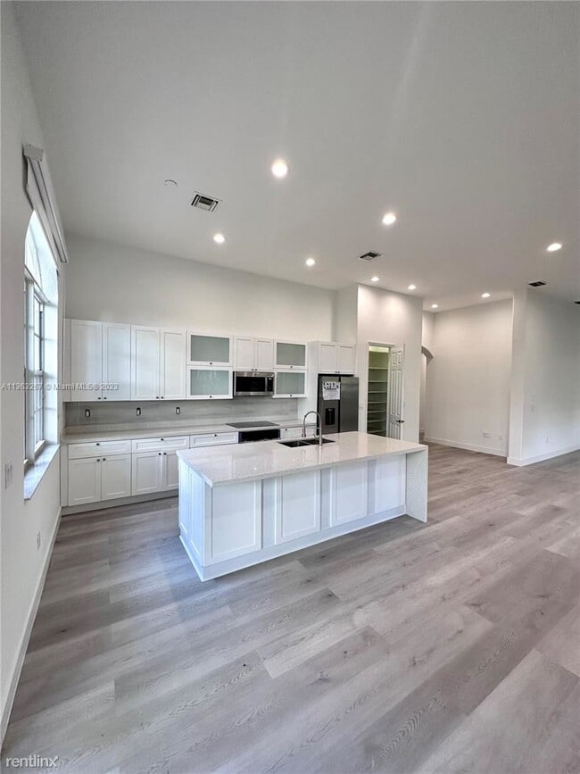 Building Photo - 4 br, 3 bath House - 11123 NW 71st Ter # 1...