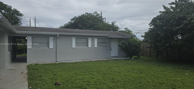Building Photo - 2632 NW 18th Terrace