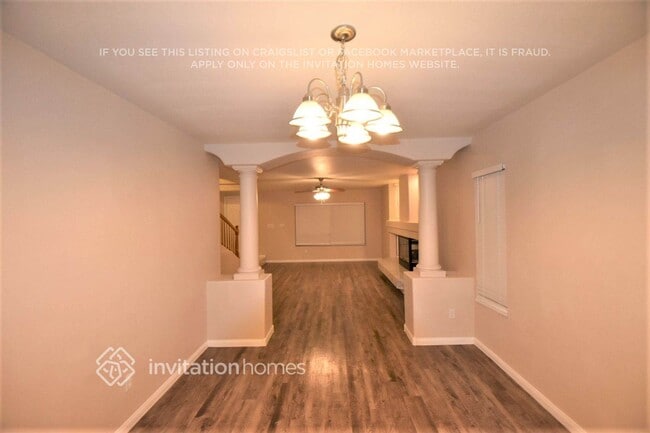 Building Photo - 8637 W Gilmore Ave