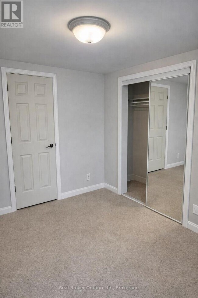 Photo du bâtiment - 4942 Armoury St