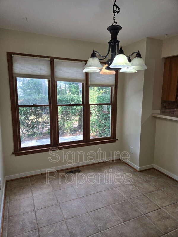 Building Photo - 11812 Marnelan Pl
