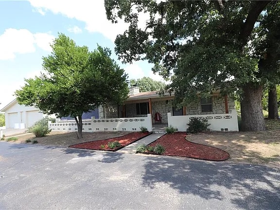 Photo - 1800 N Council Rd House