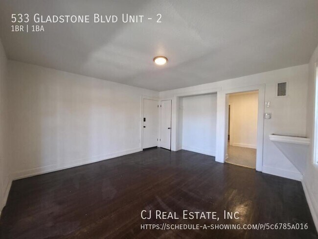 Foto del edificio - 533 Gladstone Blvd