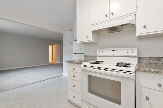 Kitchen/Living Room - 1266 18th Ave