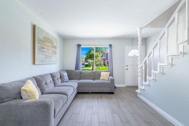 Building Photo - 415 Tava Ln