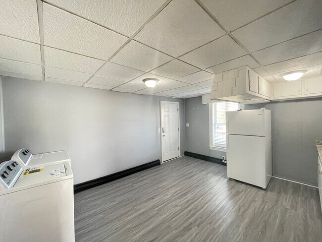 Building Photo - 416 Rimmon St