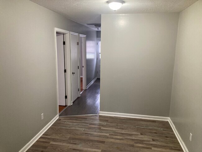 Foto del edificio - 2039 Nashville Ct