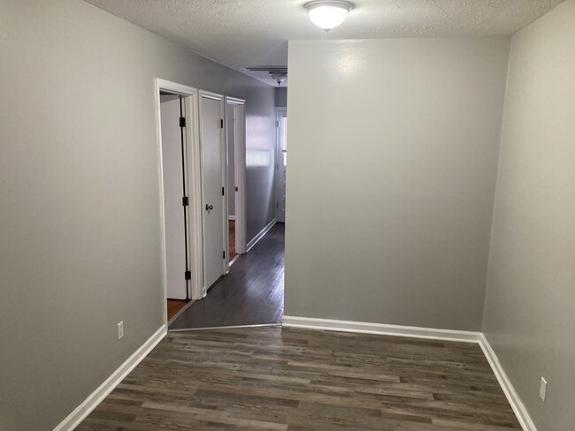 Building Photo - 2039 Nashville Ct