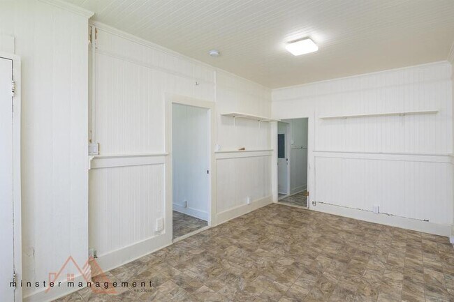 Building Photo - 2680 E Manoa Rd