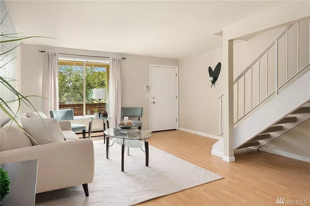 Foto principal - 932 29th Ave S