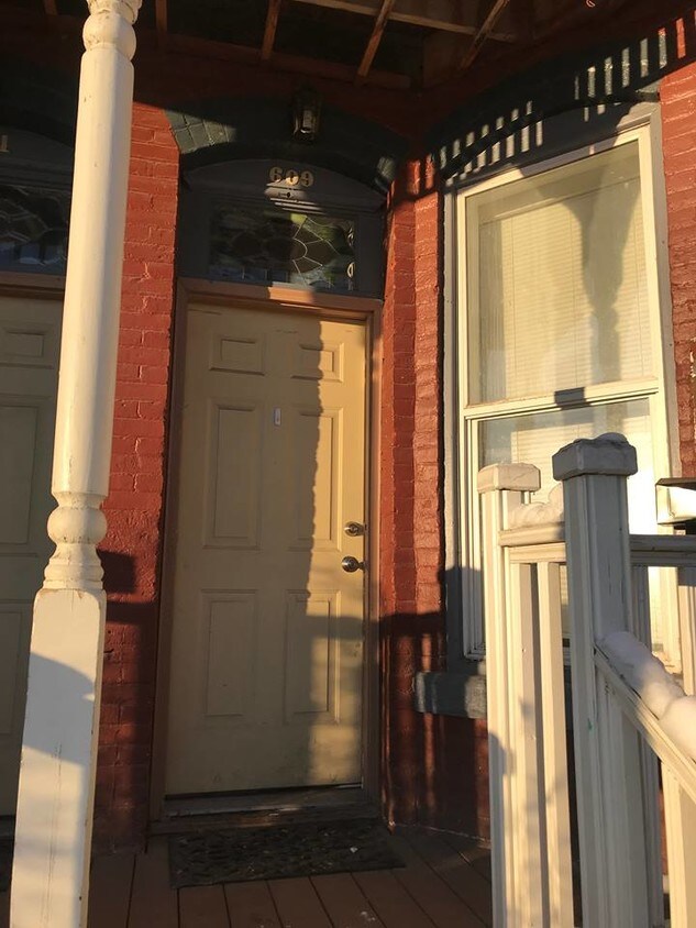 Primary Photo - 611 W Park St