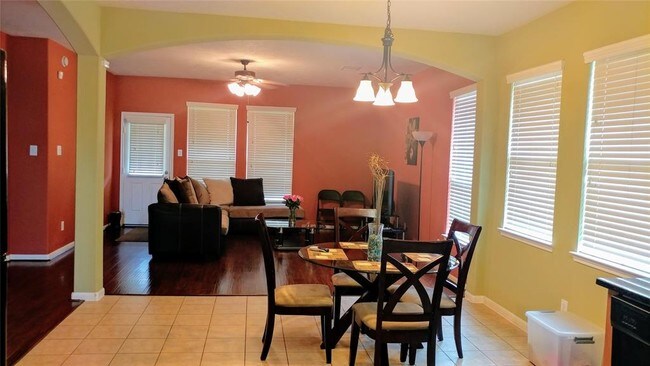 Foto del edificio - 7914 Meandering Oak Ln