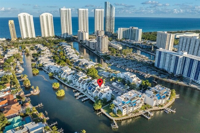 Foto del edificio - 429 Poinciana Island Dr