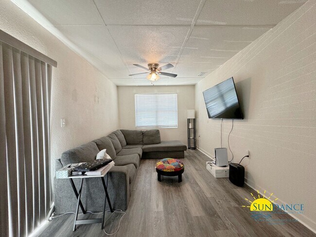 Foto del edificio - 3 Bedroom with Bonus living room!