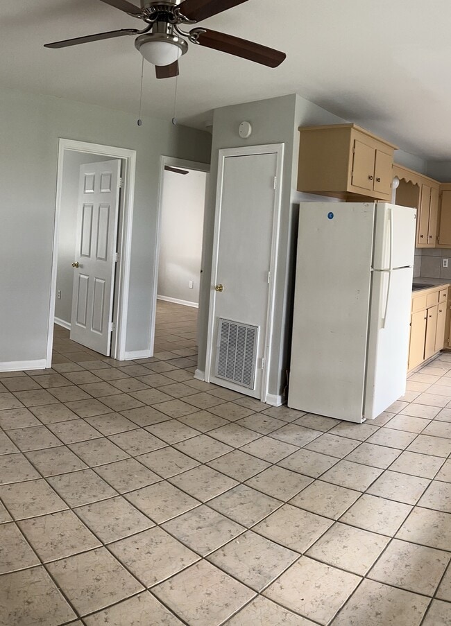 Building Photo - 3147 LA-594