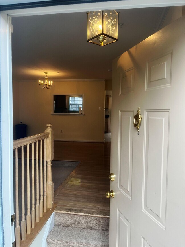 Building Photo - 4620 Pistachio Ln