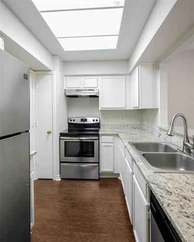 Building Photo - 8600 Coppertowne Ln