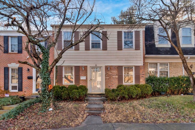 Building Photo - Great 3 BR 2.5 BA Townhome in Gaithersburg