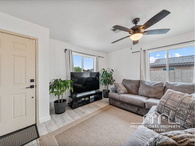 Building Photo - 3-bedroom, 2-bathroom home in Trail Estates