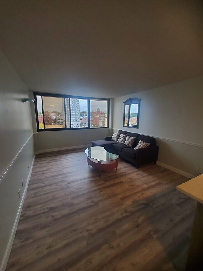 Foto del edificio - 70 Southbridge St