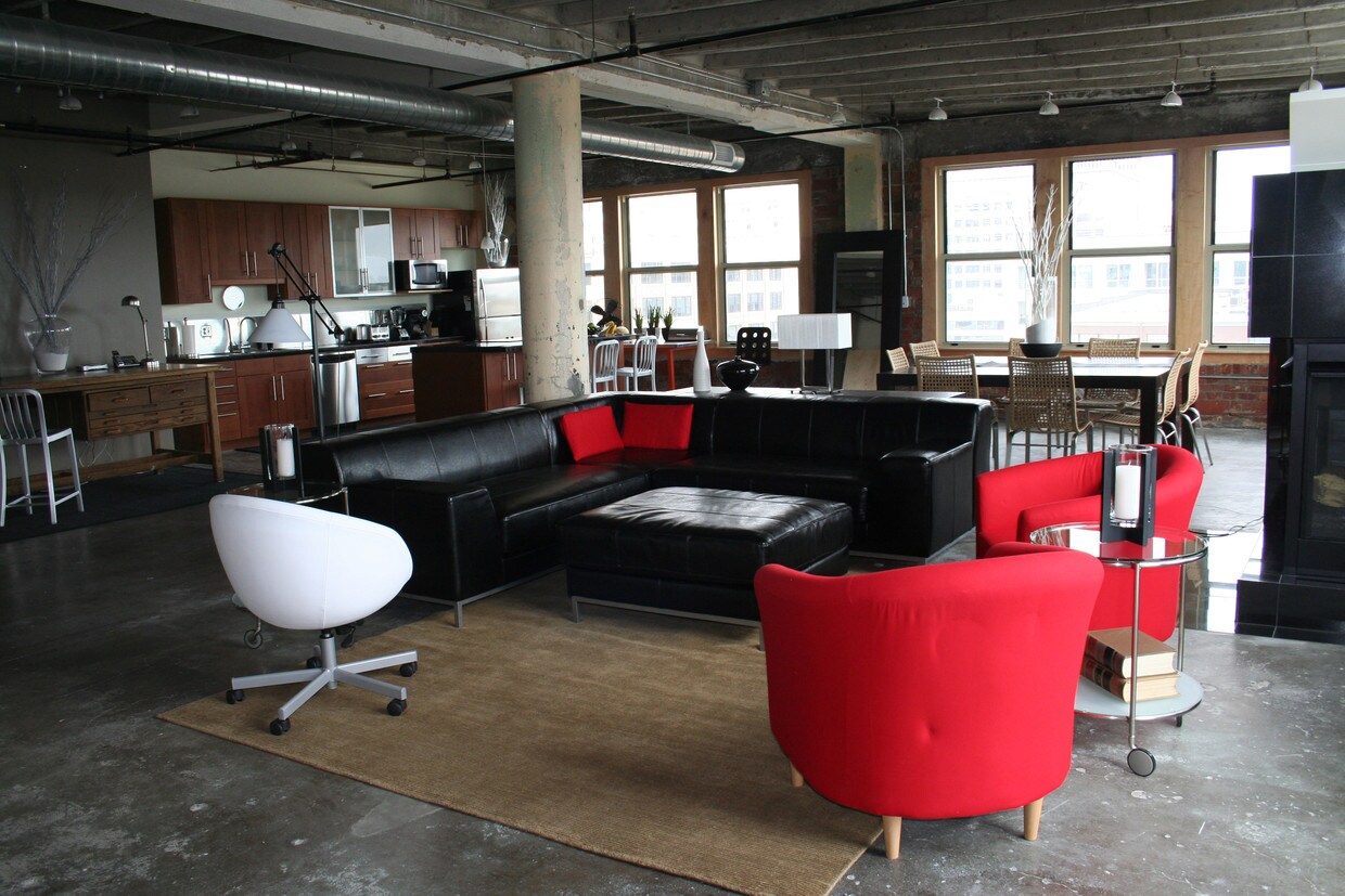 Contemporary Loft - 112 11th St