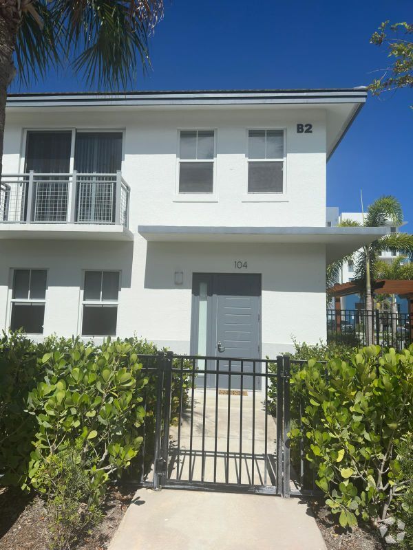 Building Photo - 1540 Congress Ave